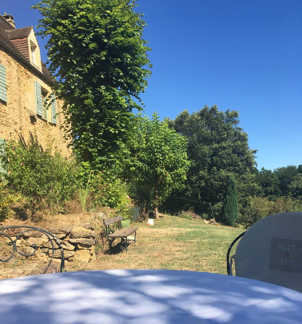 Au pied des arbres, conversation avec sa&nbsp;mère